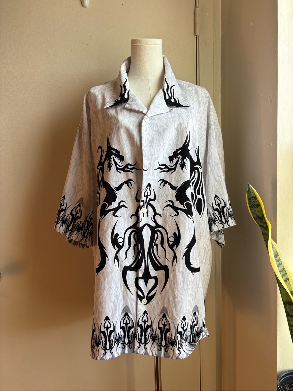 no boundaries dragon button front short sleeve